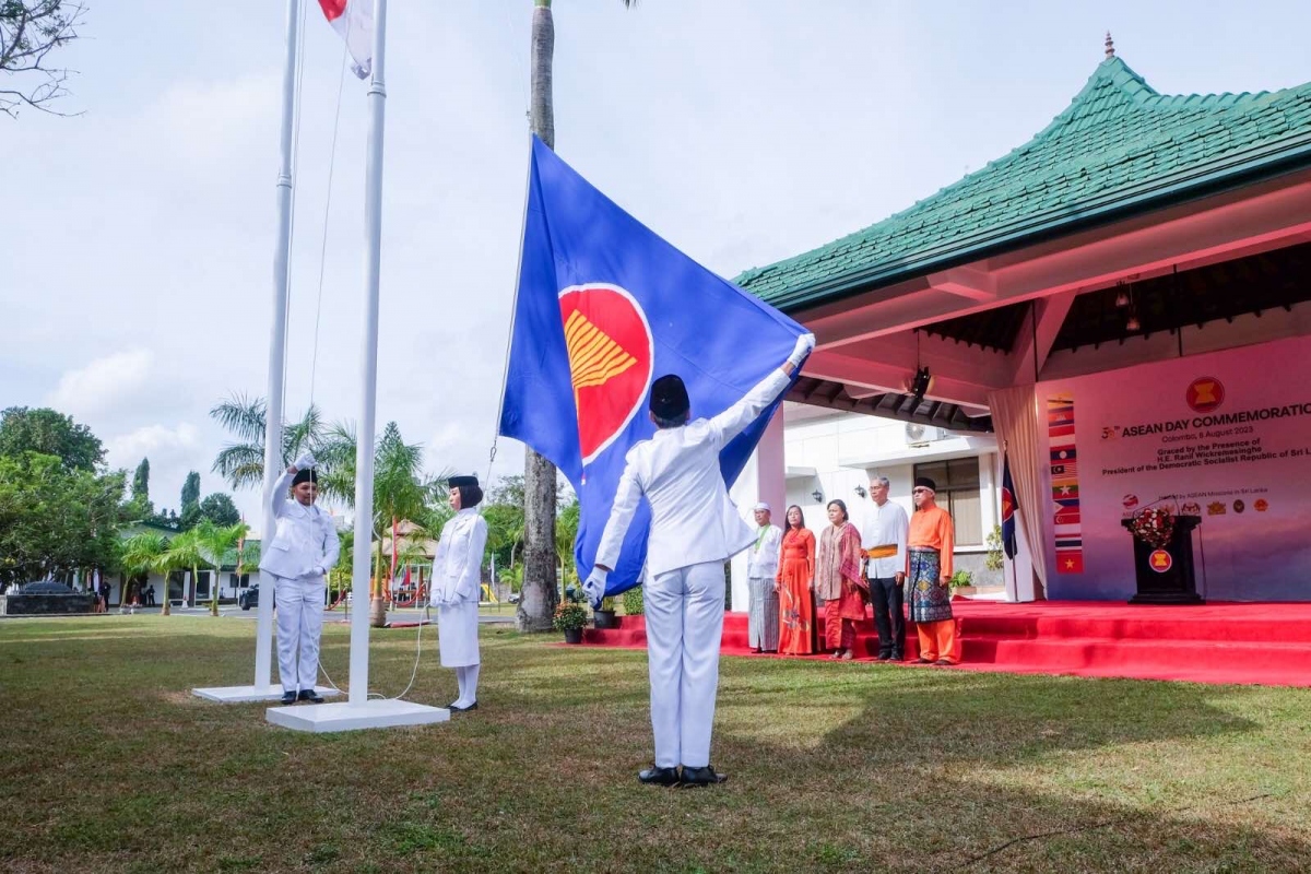 Tổng thống Sri Lanka tham dự lễ thượng cờ ASEAN